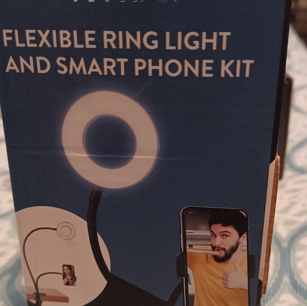 Vivitar Flexible ring light and smart phone kit NIB - Picture 2 of 4